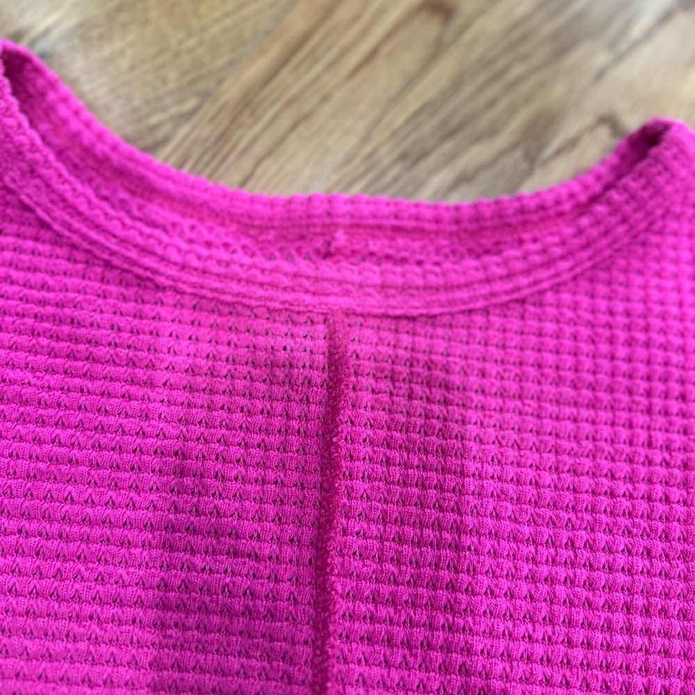 Pink Textured Sweater Small - Picture 6 of 9